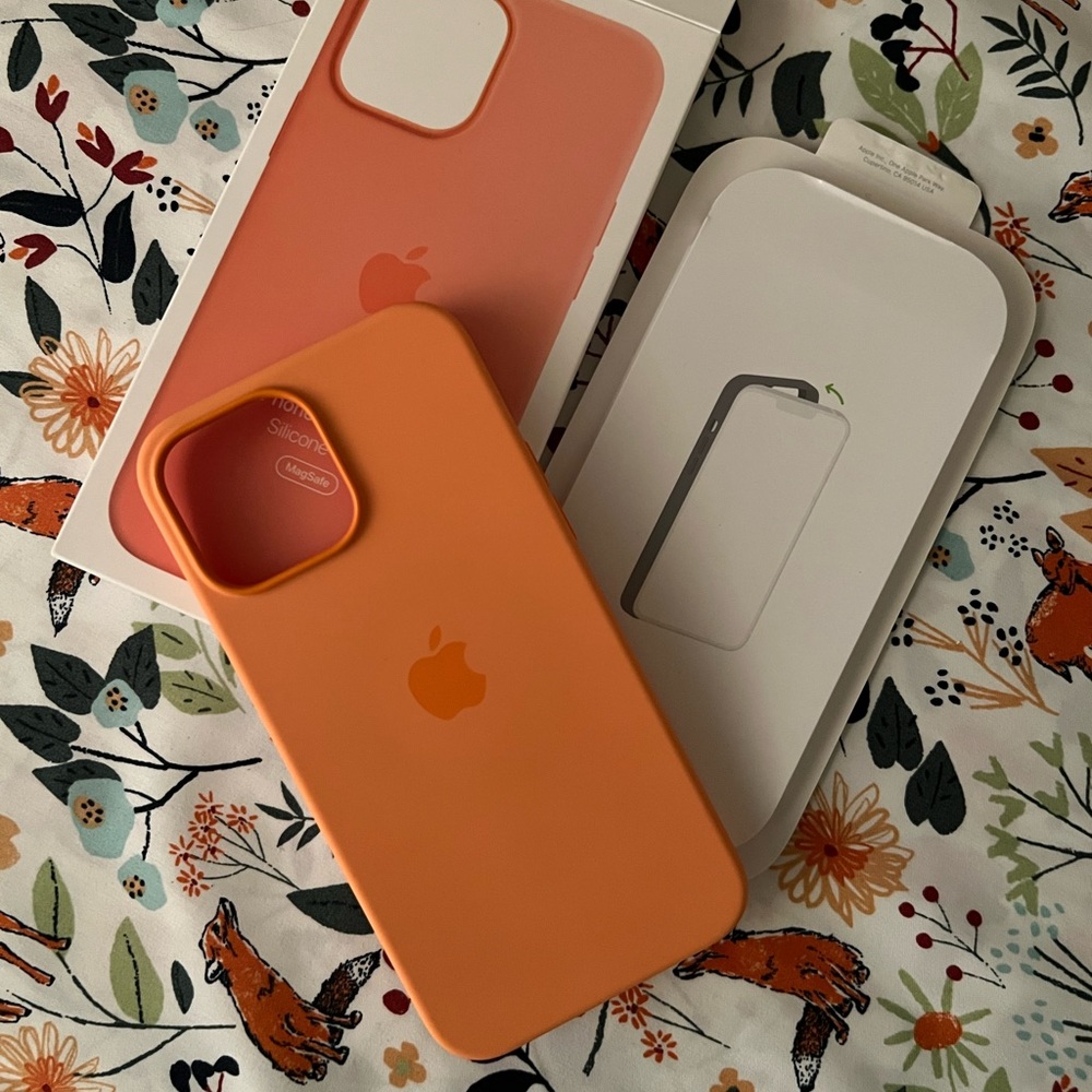 Apple iPhone 13 Pro Max Marigold Silicone Case